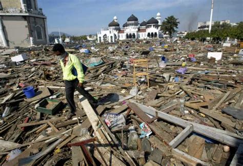 penyebab gempa aceh 2004